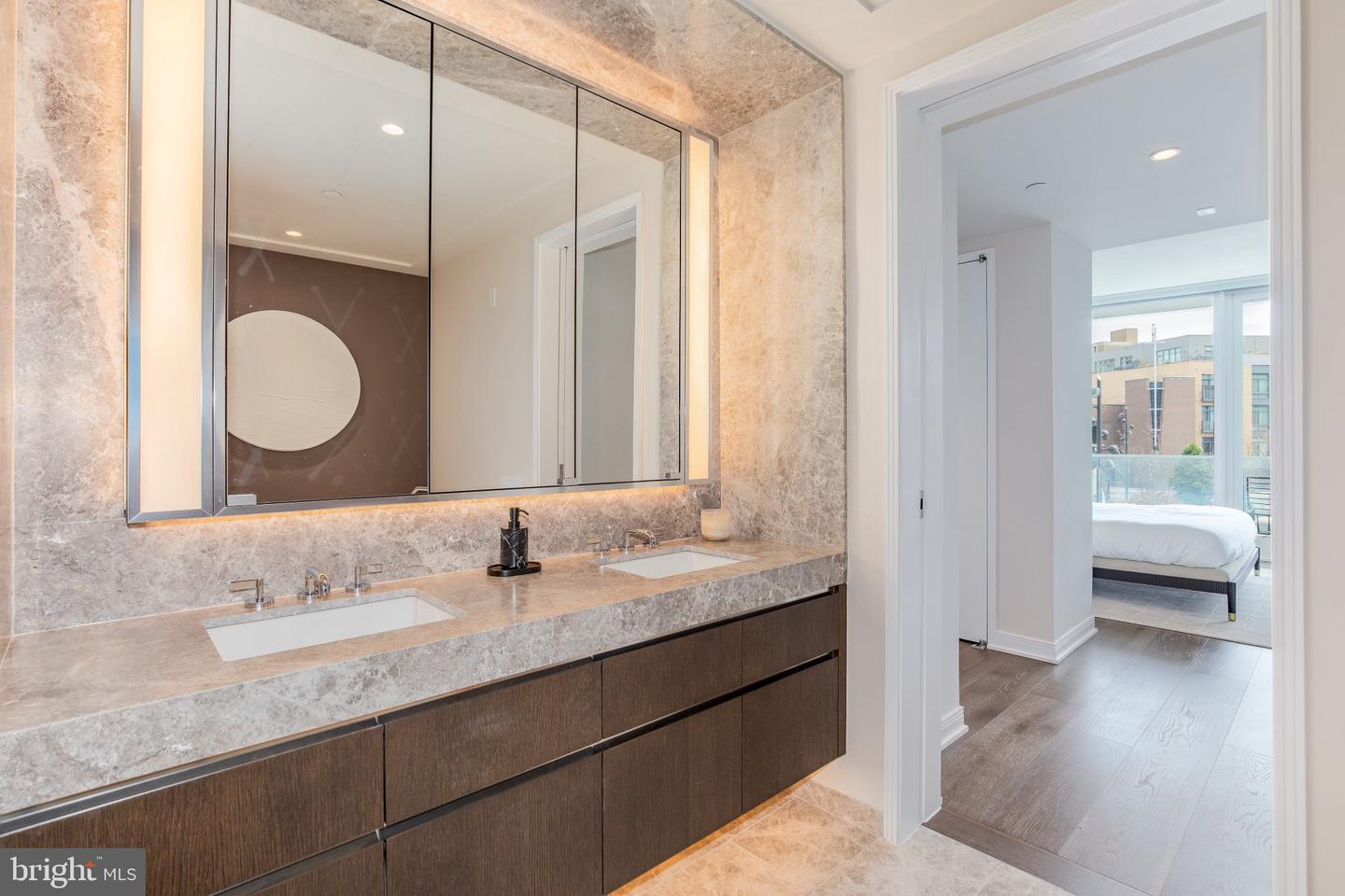 601 Wharf St Sw #203 Property Photo 16