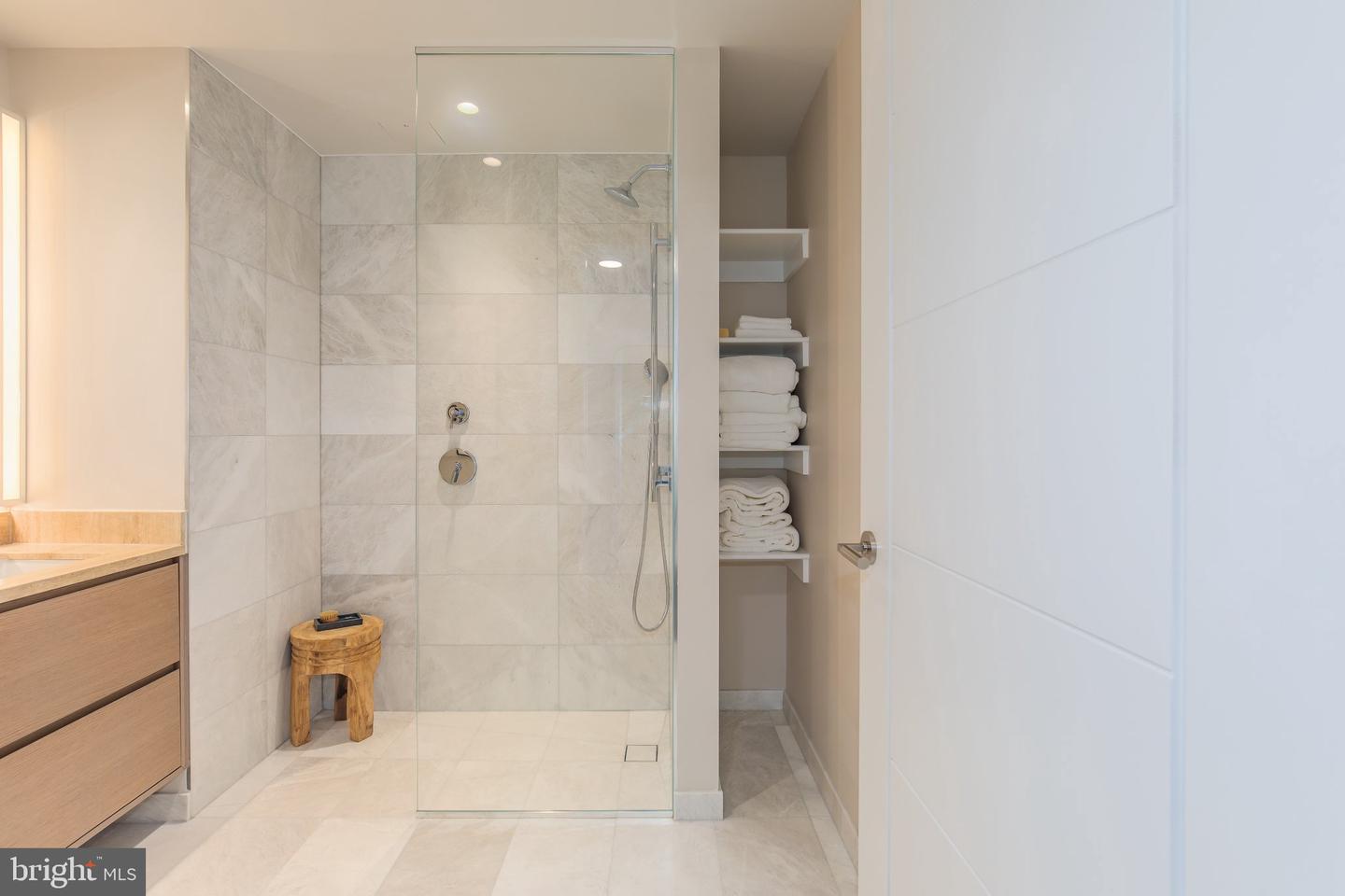 601 Wharf St Sw #203 Property Photo 20