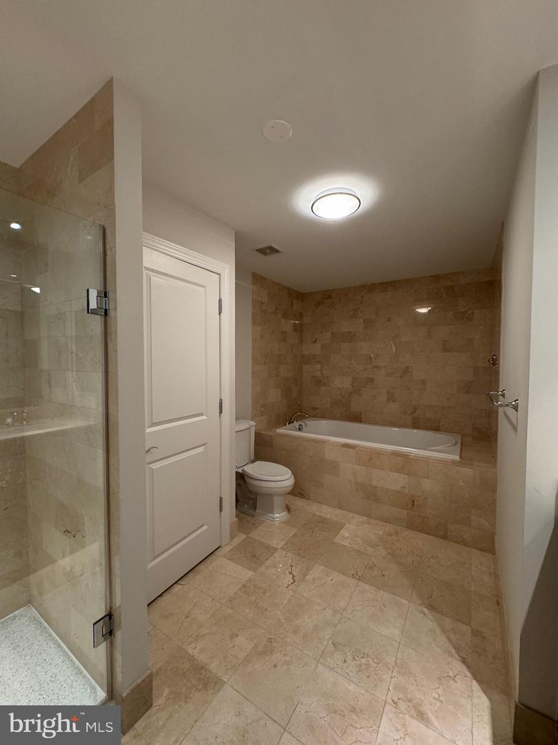 2425 L St Nw #730 Property Photo 16