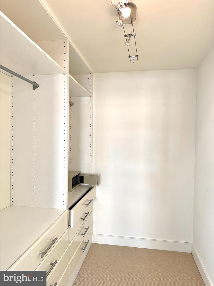 2425 L St Nw #730 Property Photo 21