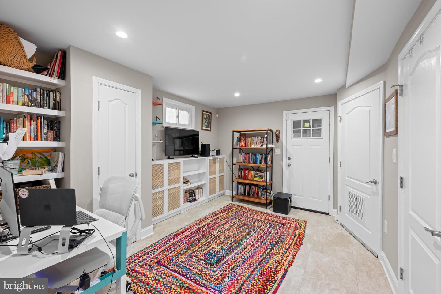 7556 8th St Nw Property Photo 18