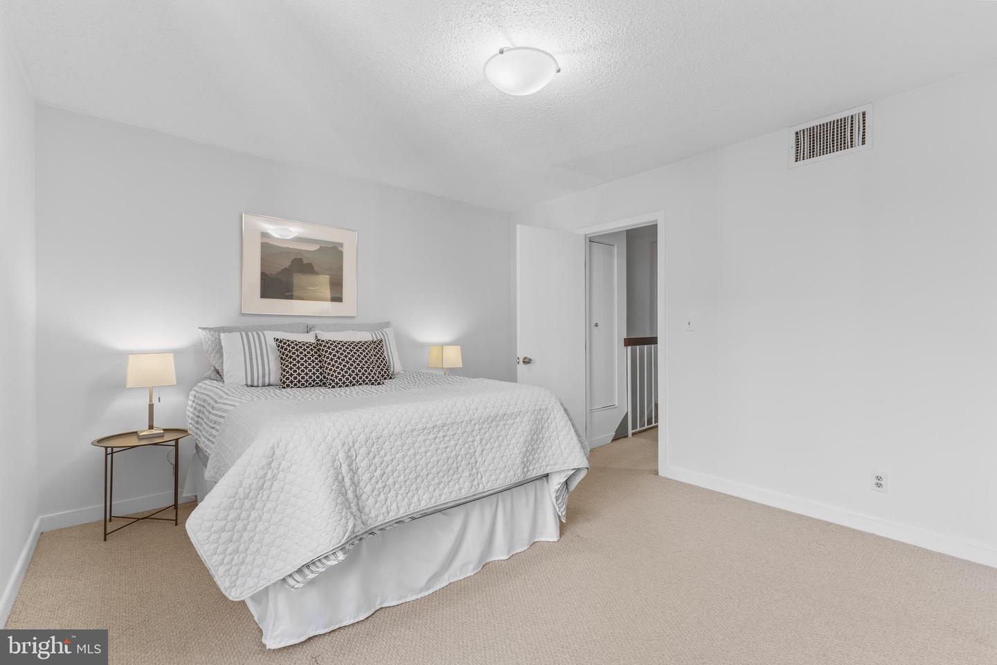 1099 22nd St Nw #807 Property Photo 12