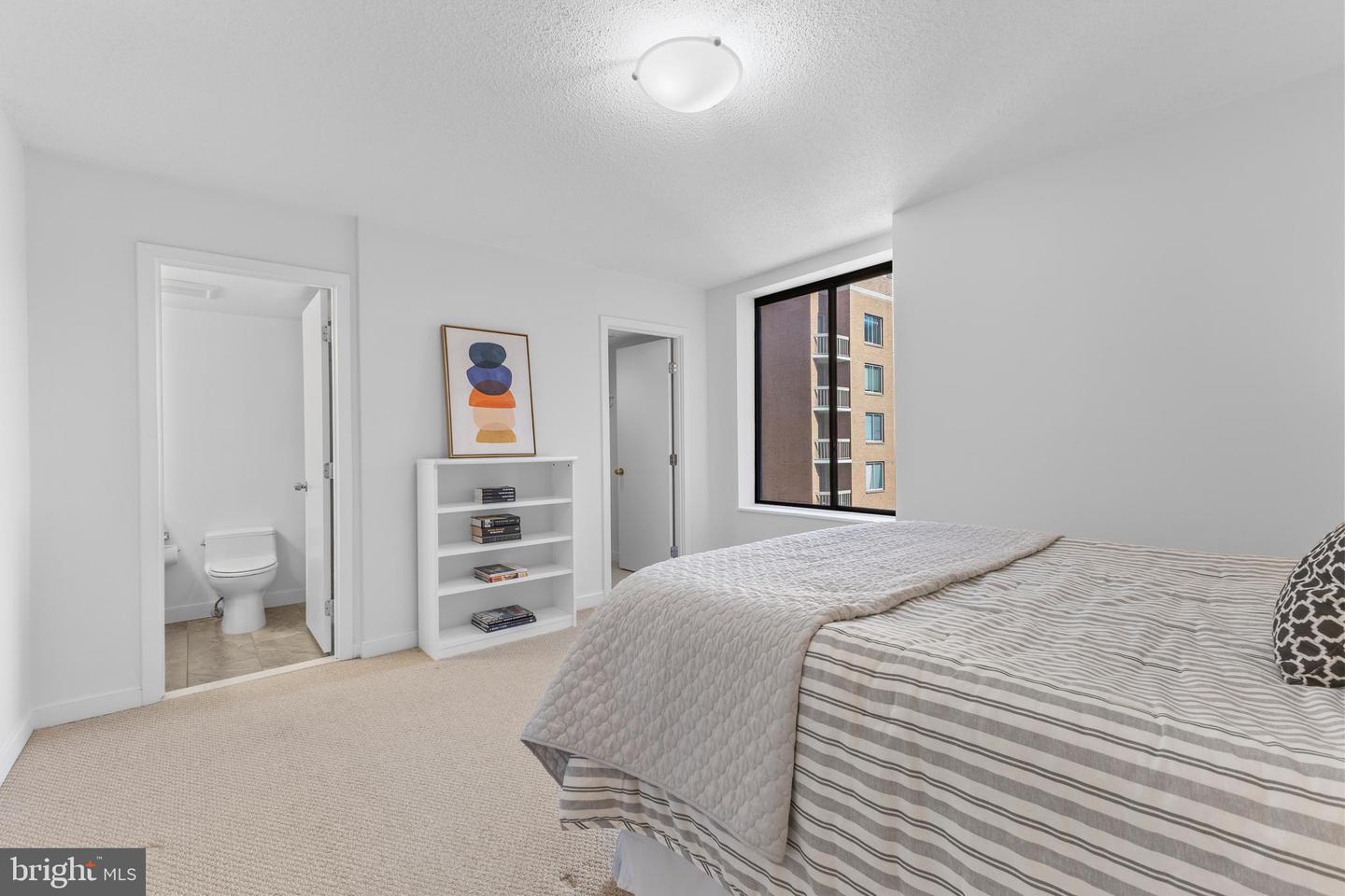 1099 22nd St Nw #807 Property Photo 13
