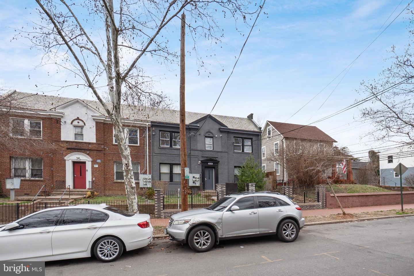 1526 V St Se #2 Property Photo 1