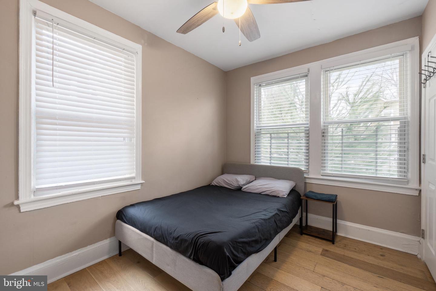 1526 V St Se #2 Property Photo 14