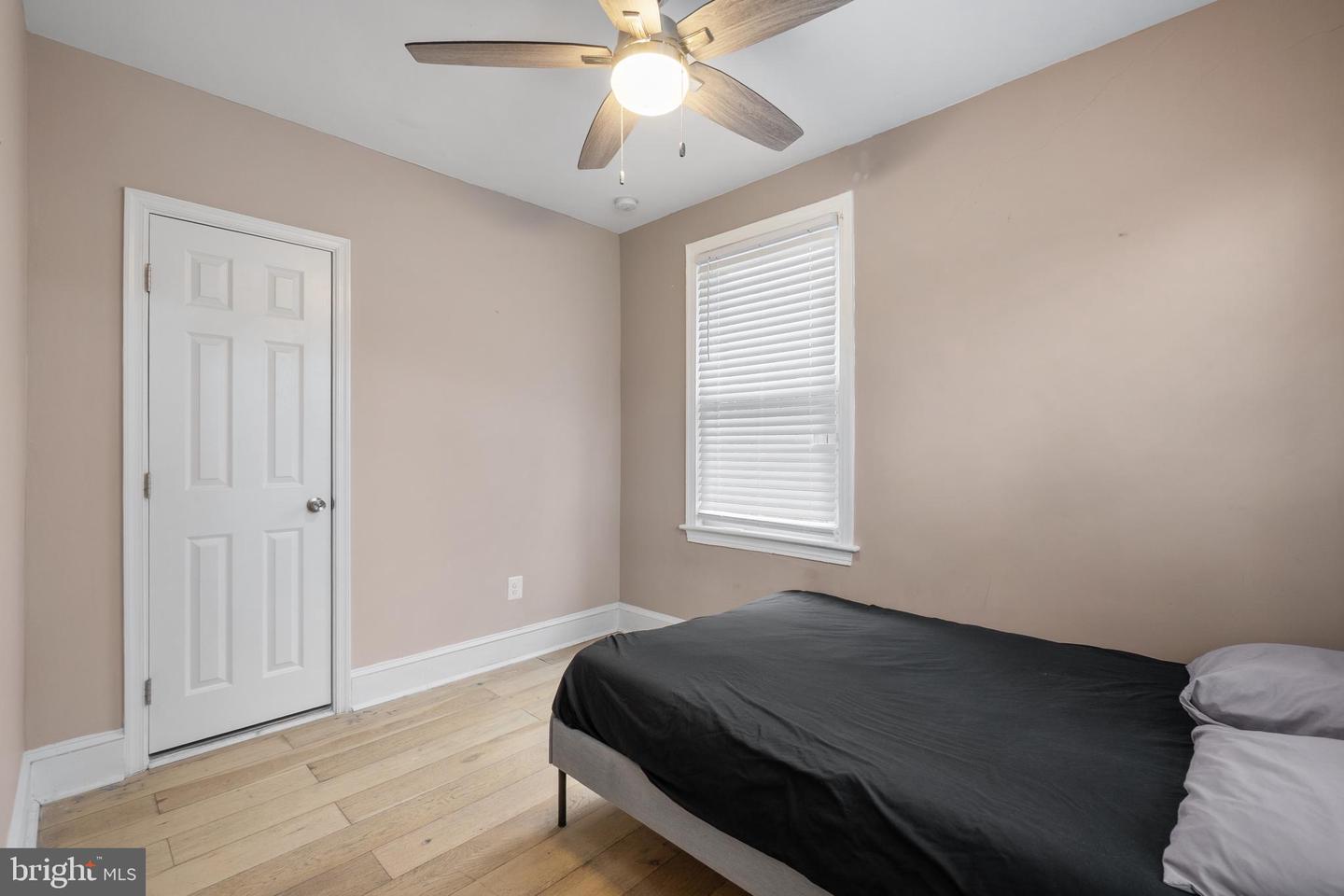 1526 V St Se #2 Property Photo 16
