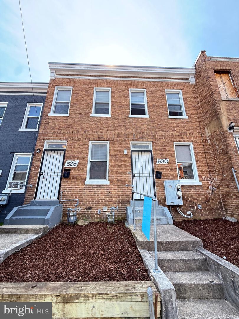 528-530 HOBART PL NW Property Photo 1