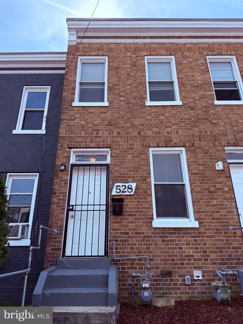 528-530 Hobart Pl Nw Property Photo 2