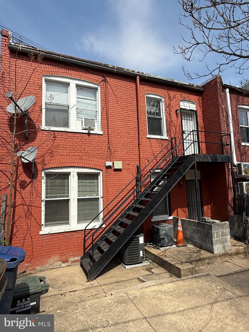 528-530 Hobart Pl Nw Property Photo 44
