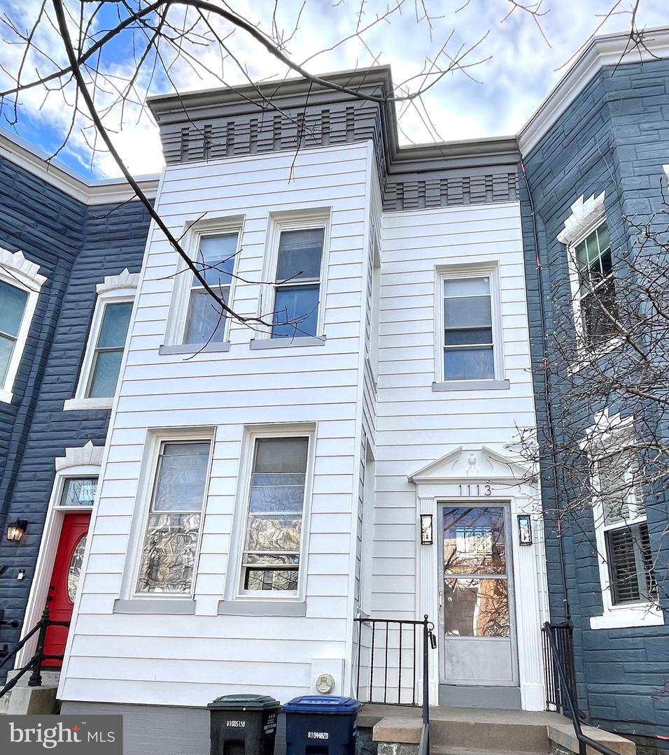 1113 I ST NE Property Photo 1