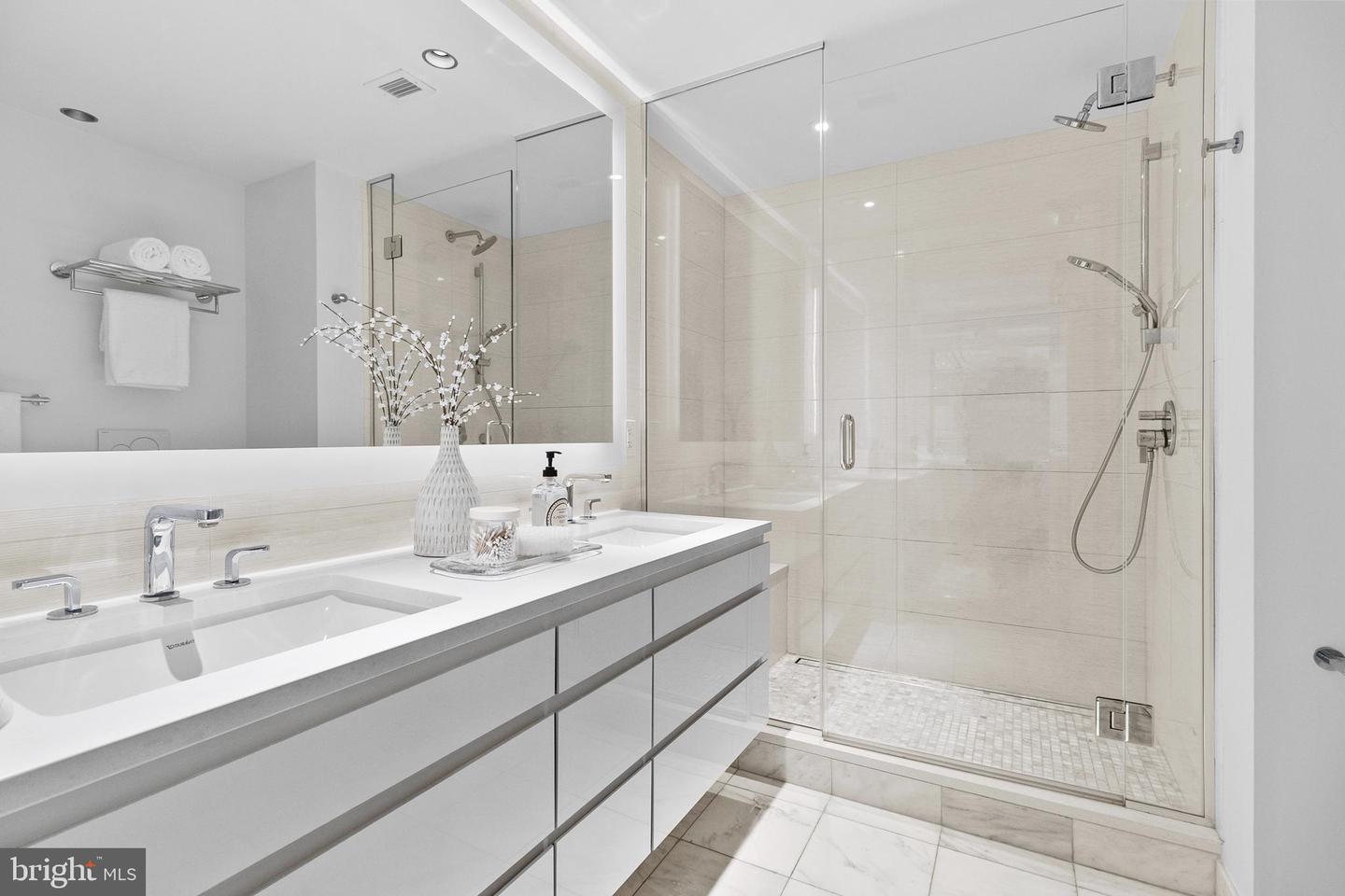 2501 M St Nw #t06 Property Photo 11