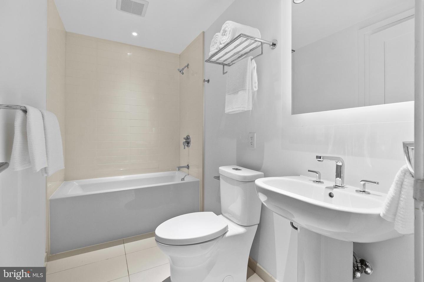 2501 M St Nw #t06 Property Photo 19
