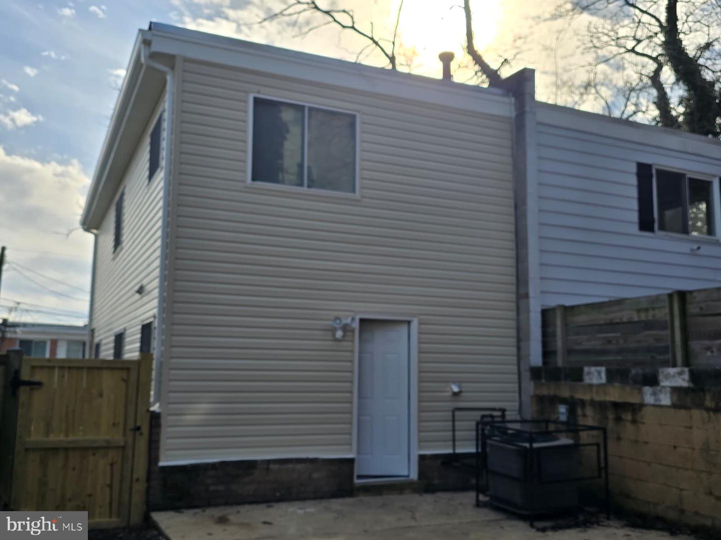 5320 Jay St Ne Property Photo 2
