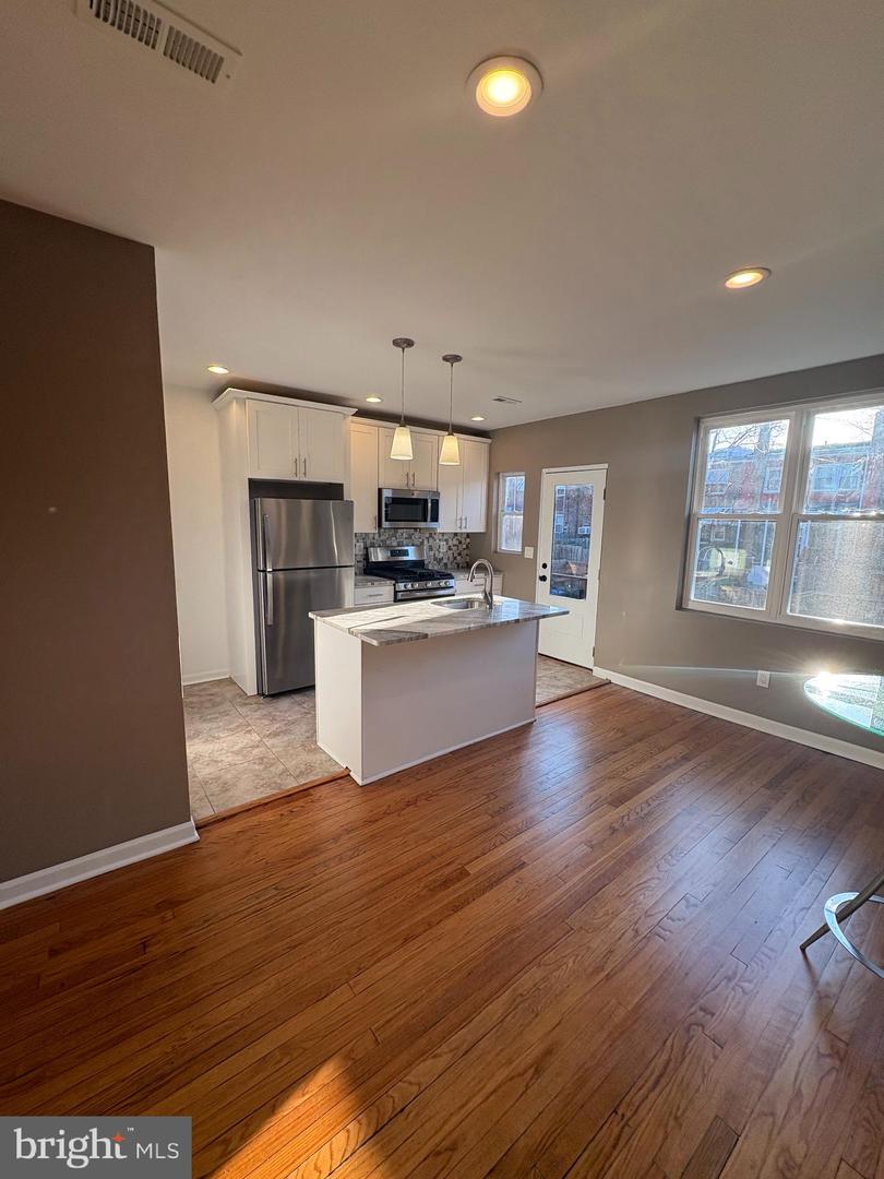 1411 18th Pl Se Property Photo 4