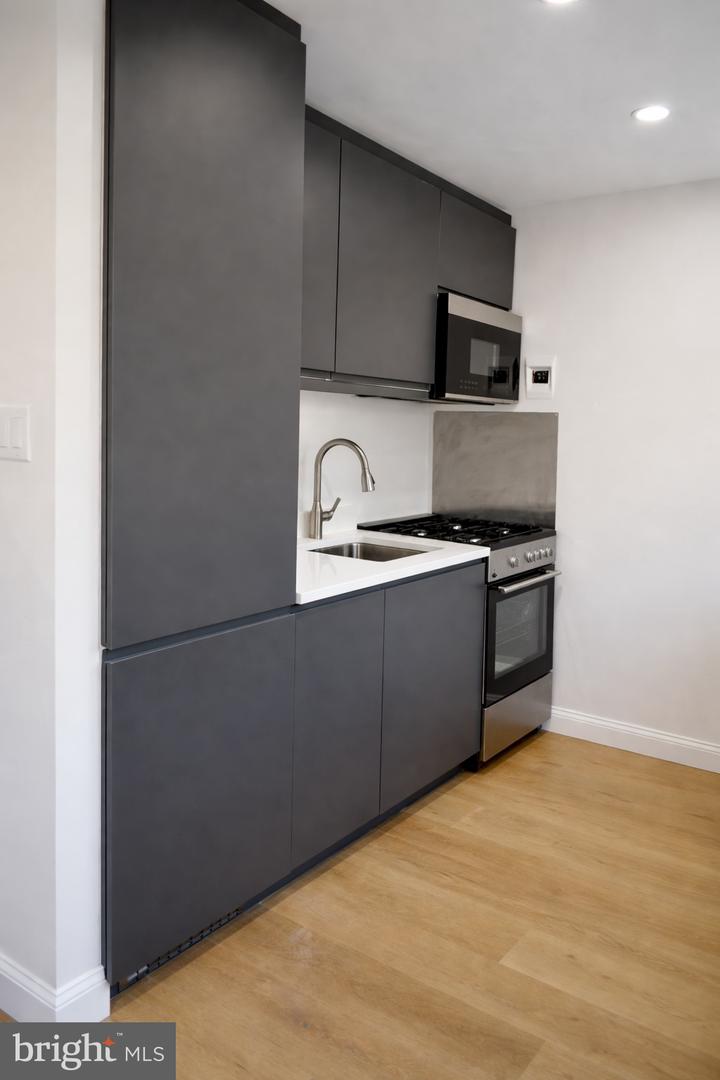 2710 Macomb St Nw #204 Property Photo 8