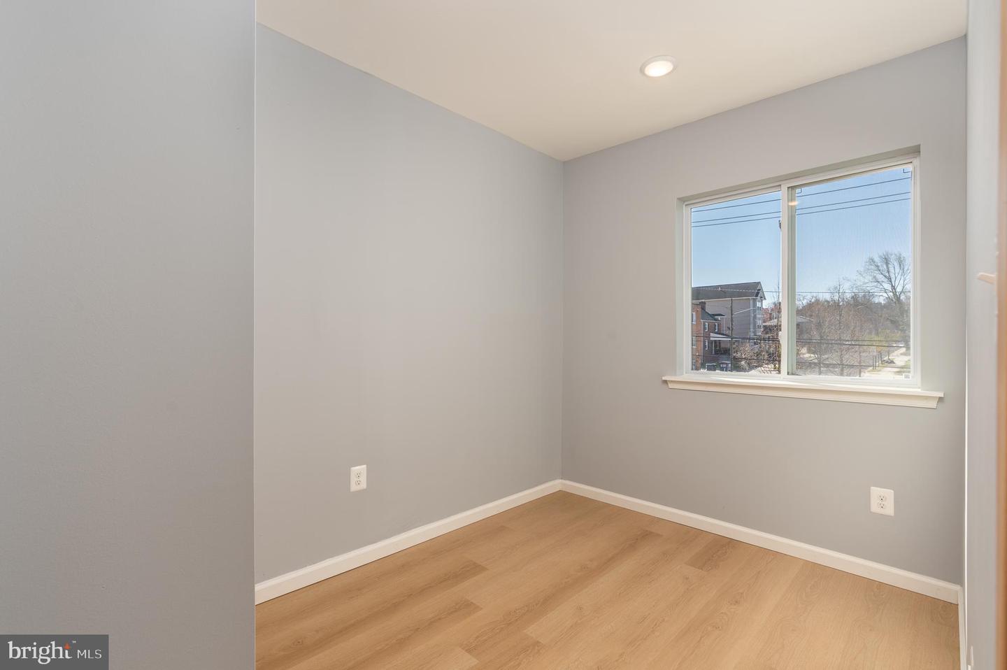 4936 Nash St Ne #9 Property Photo 6