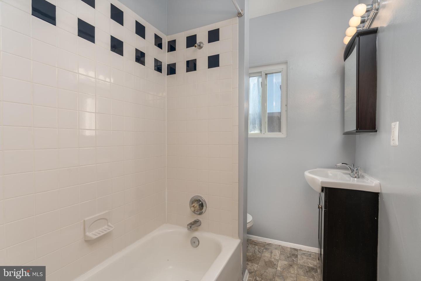 4936 Nash St Ne #9 Property Photo 12