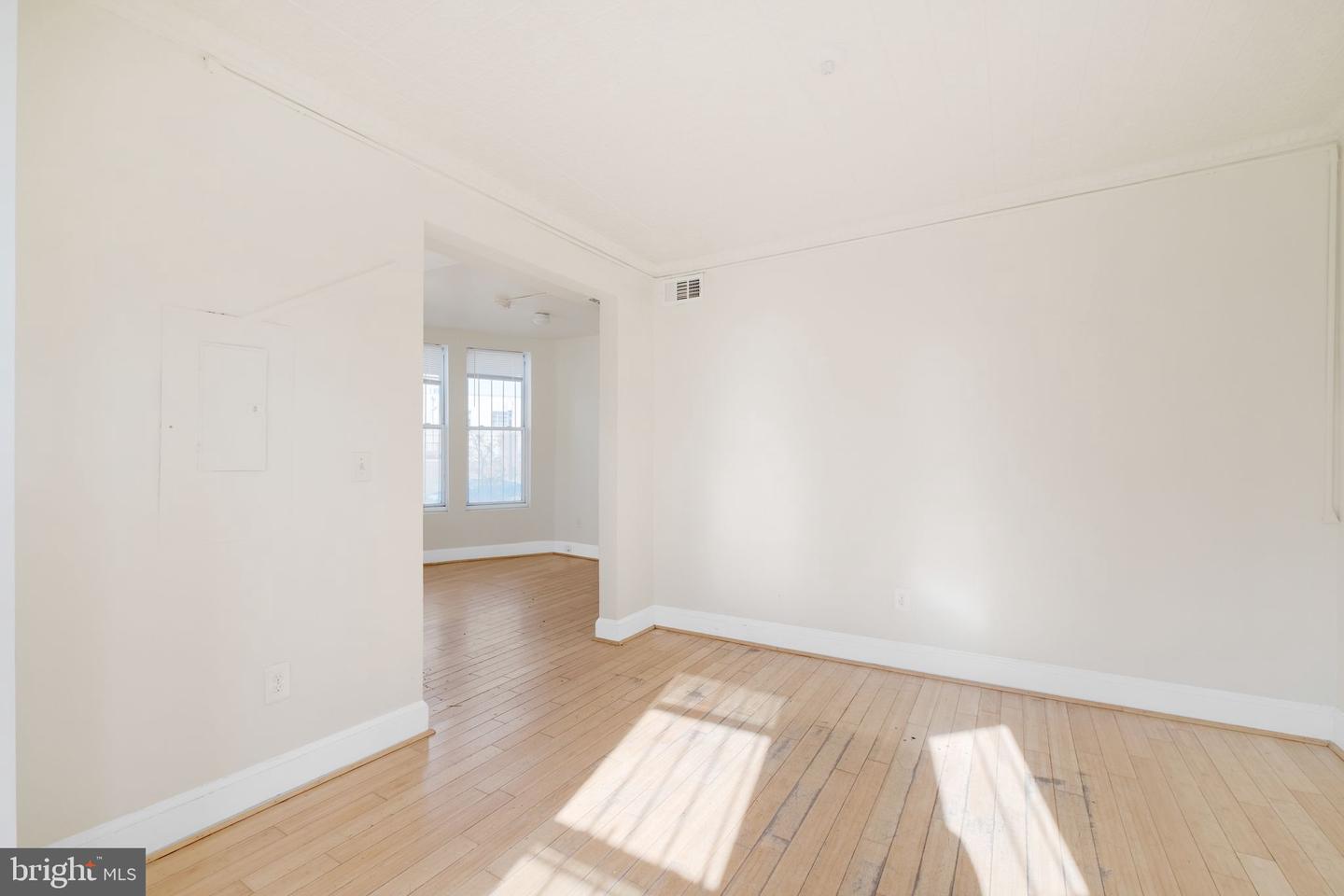 1209 6th St Ne #a Property Photo 4