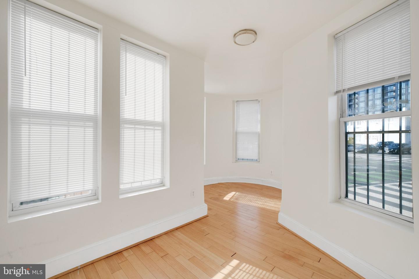 1209 6th St Ne #a Property Photo 8