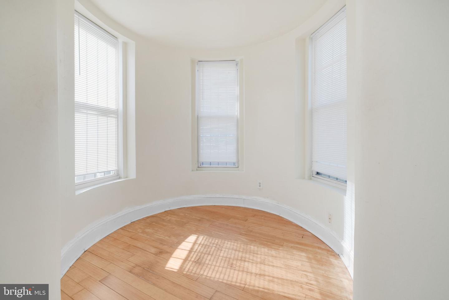 1209 6th St Ne #a Property Photo 10