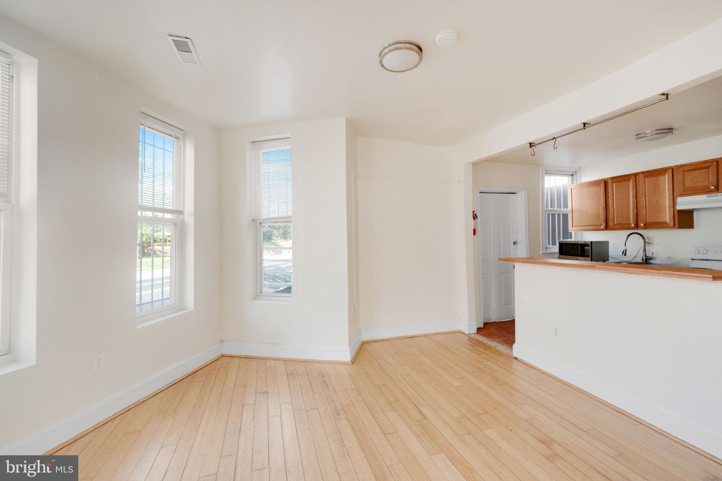 1209 6th St Ne #a Property Photo 11