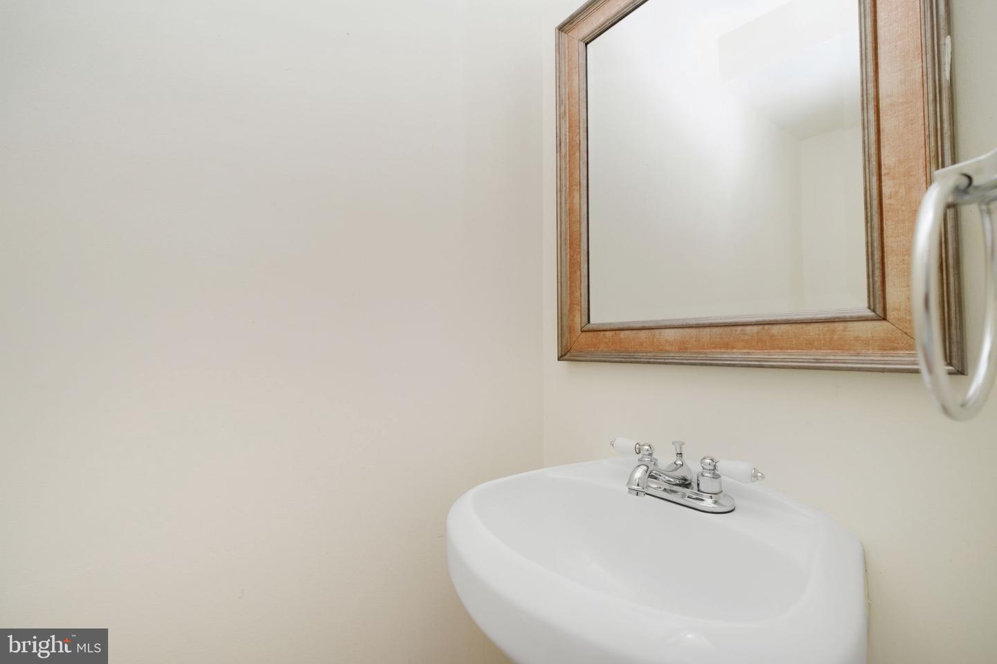 1209 6th St Ne #a Property Photo 16