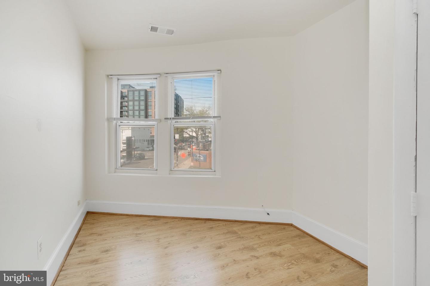 1209 6th St Ne #a Property Photo 23