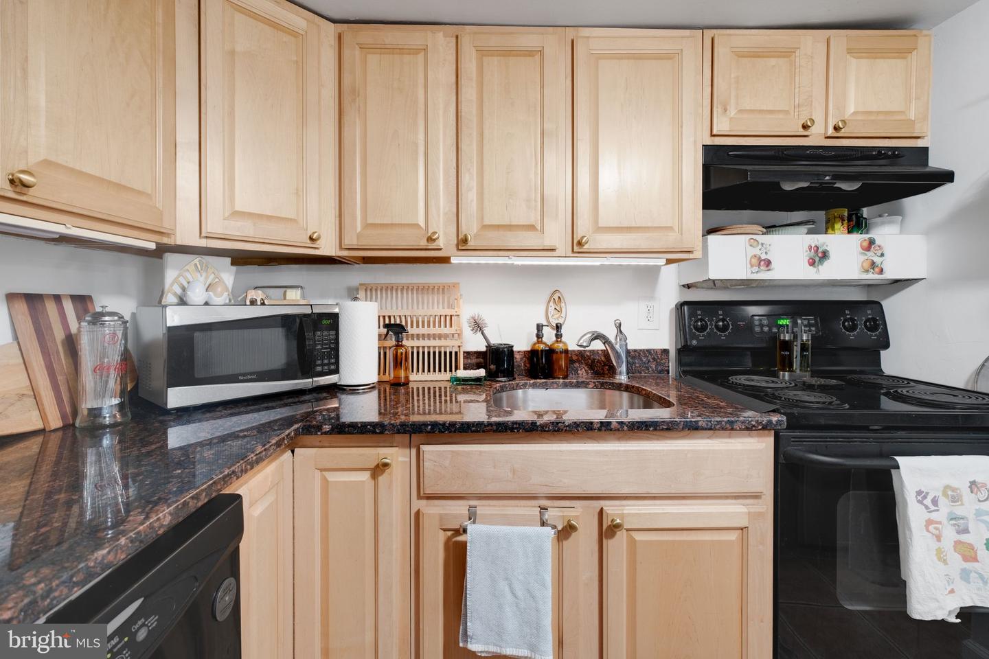 1209 6th St Ne #b Property Photo 2