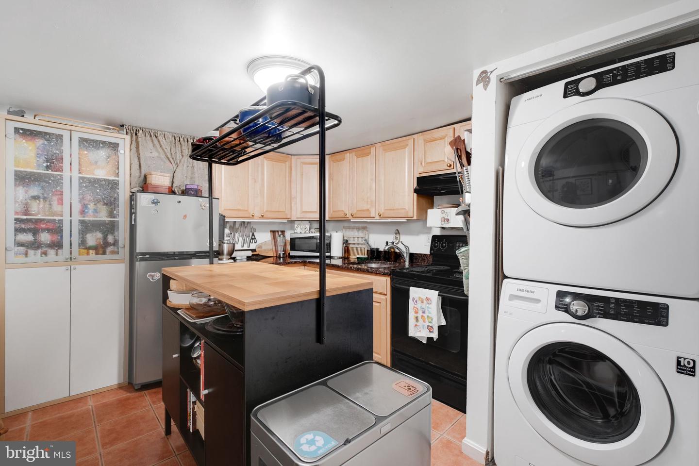 1209 6th St Ne #b Property Photo 3