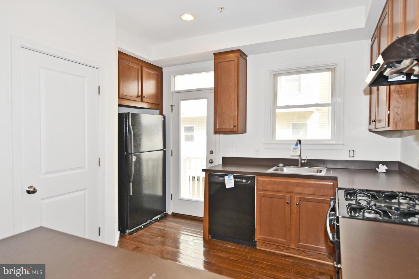 538 Regent Pl Ne Property Photo 7