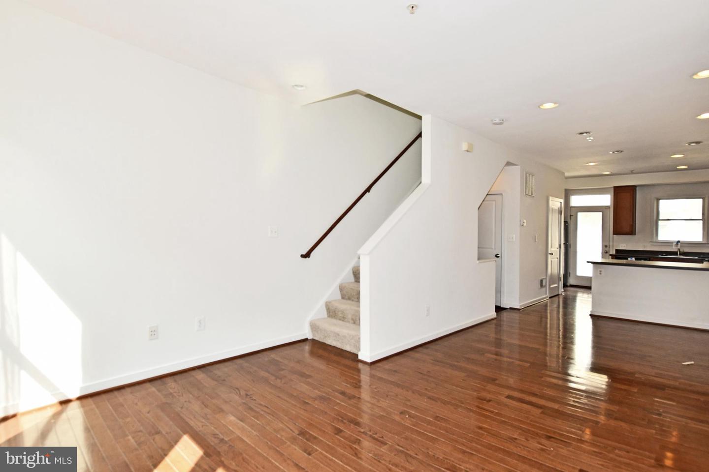 538 Regent Pl Ne Property Photo 11
