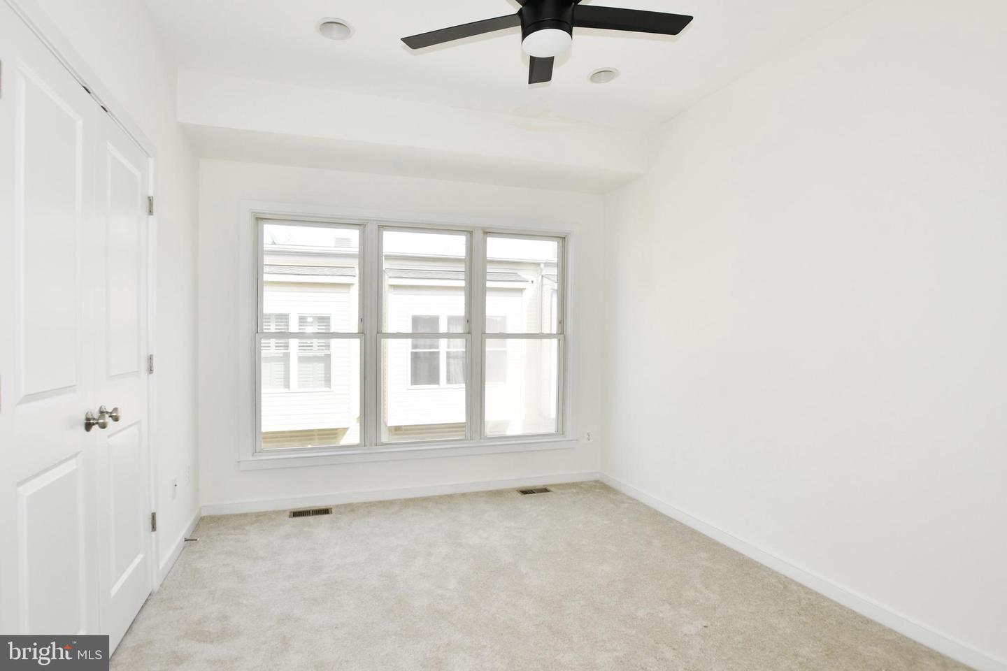 538 Regent Pl Ne Property Photo 15