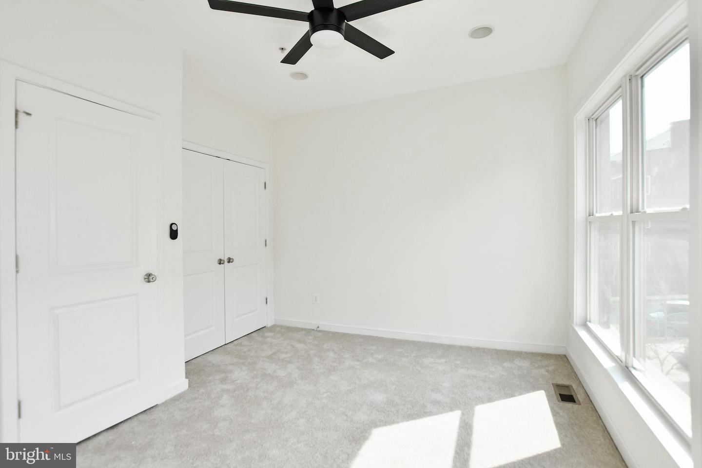 538 Regent Pl Ne Property Photo 19