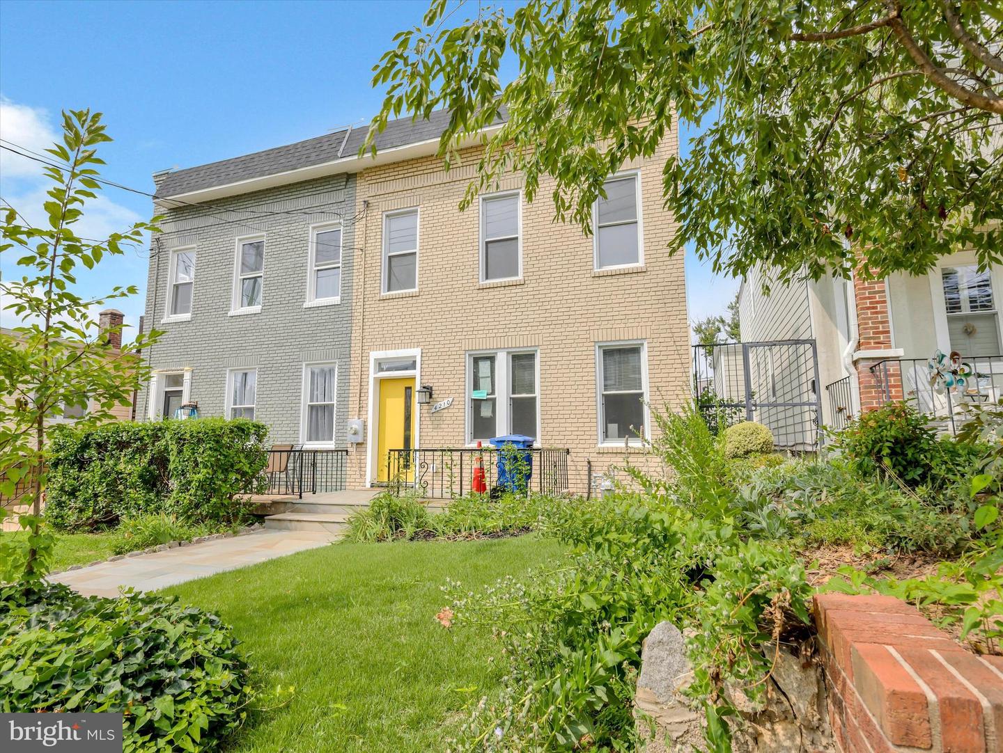 4210 4th St Nw Property Photo 1