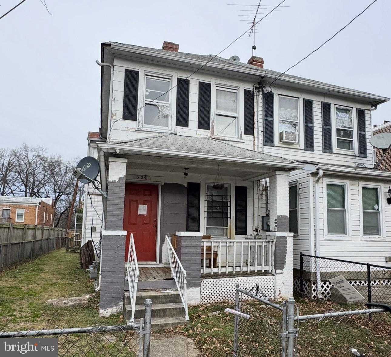 320 RALEIGH ST SE Property Photo 1