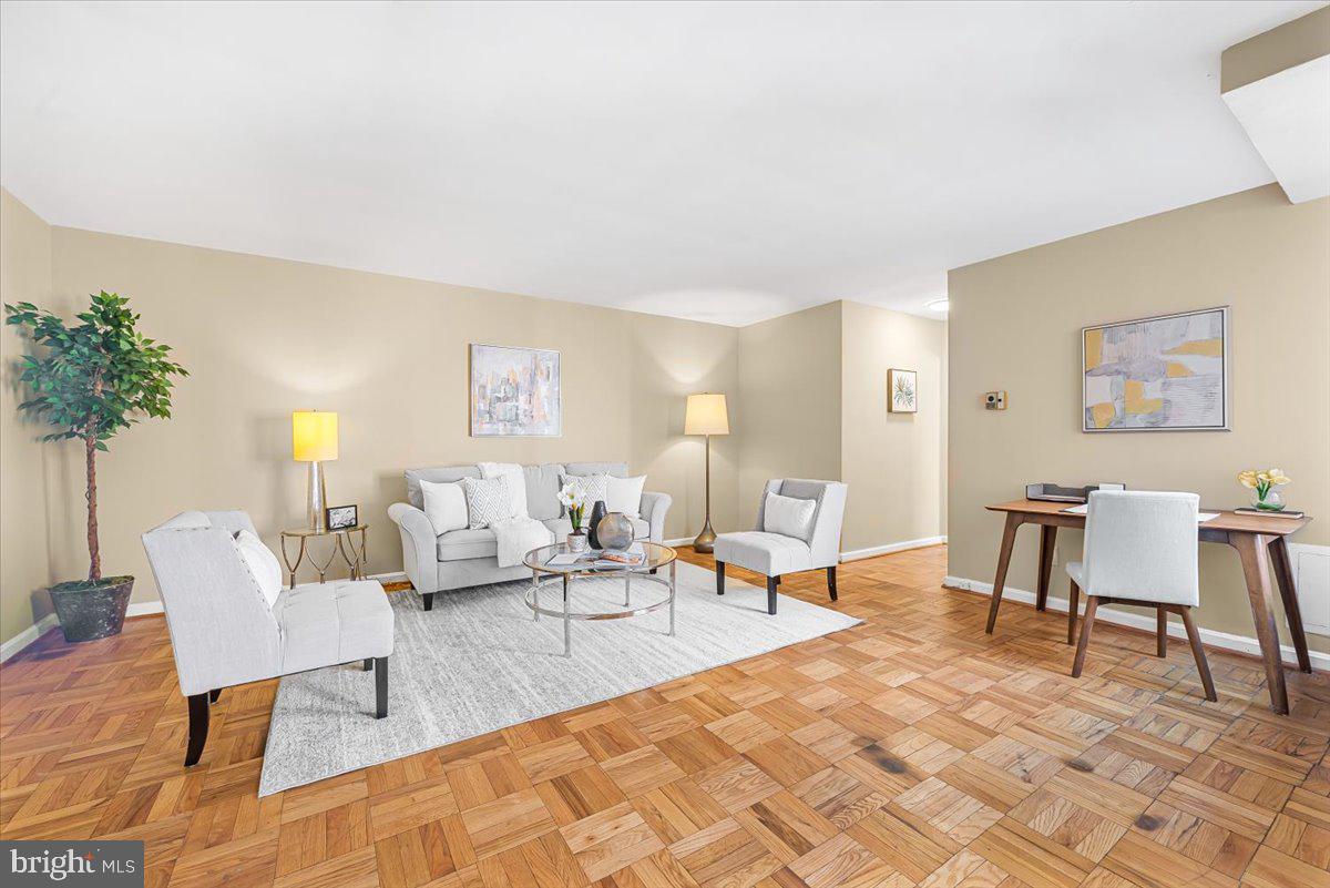 5112 Macarthur Blvd Nw #110 Property Photo 4