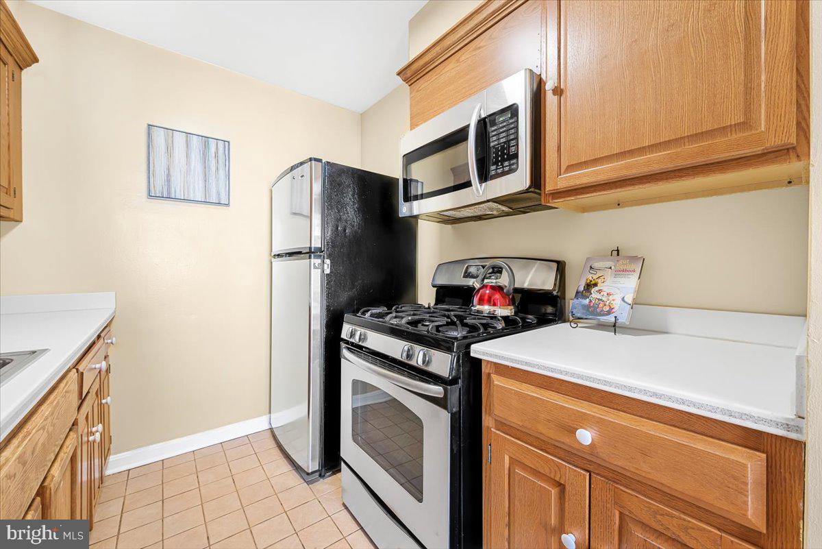 5112 Macarthur Blvd Nw #110 Property Photo 8