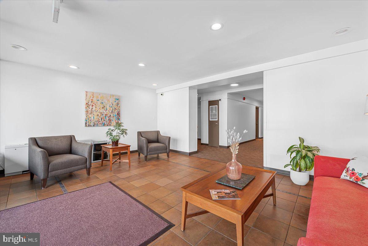 5112 Macarthur Blvd Nw #110 Property Photo 14
