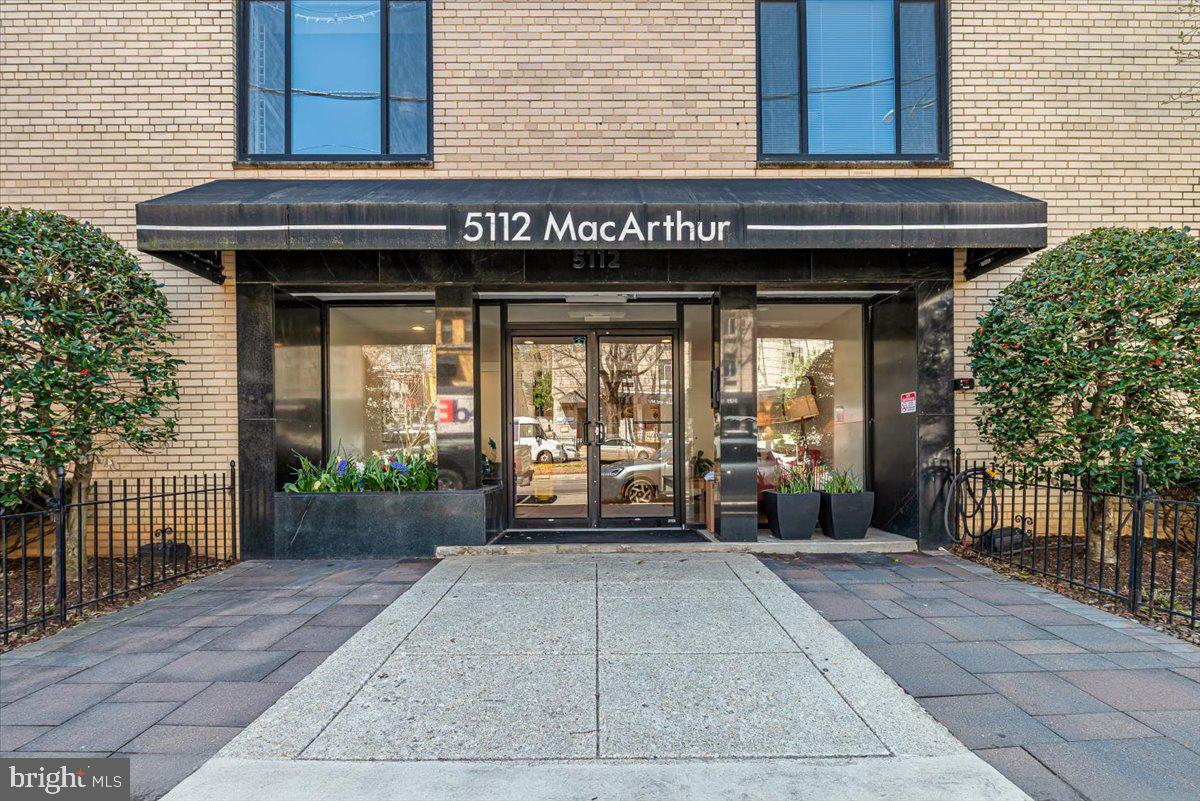 5112 Macarthur Blvd Nw #110 Property Photo 16
