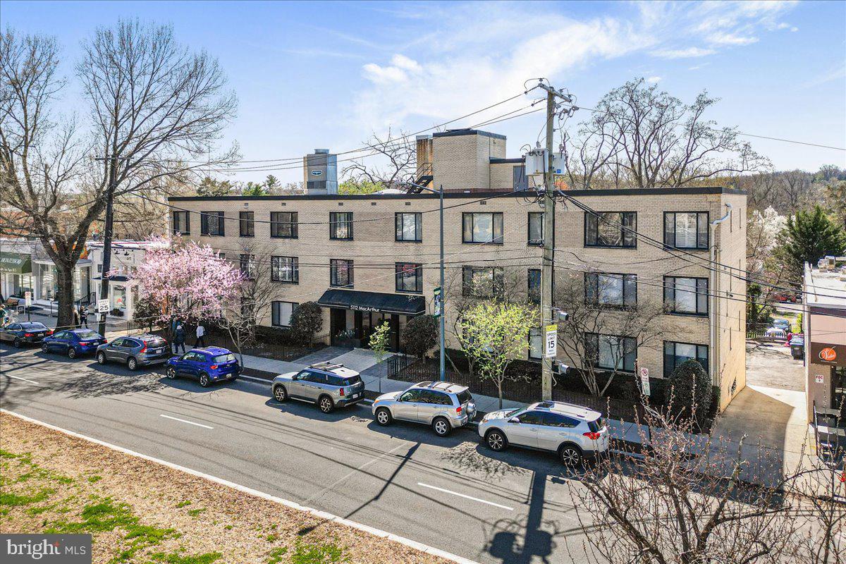 5112 Macarthur Blvd Nw #110 Property Photo 17