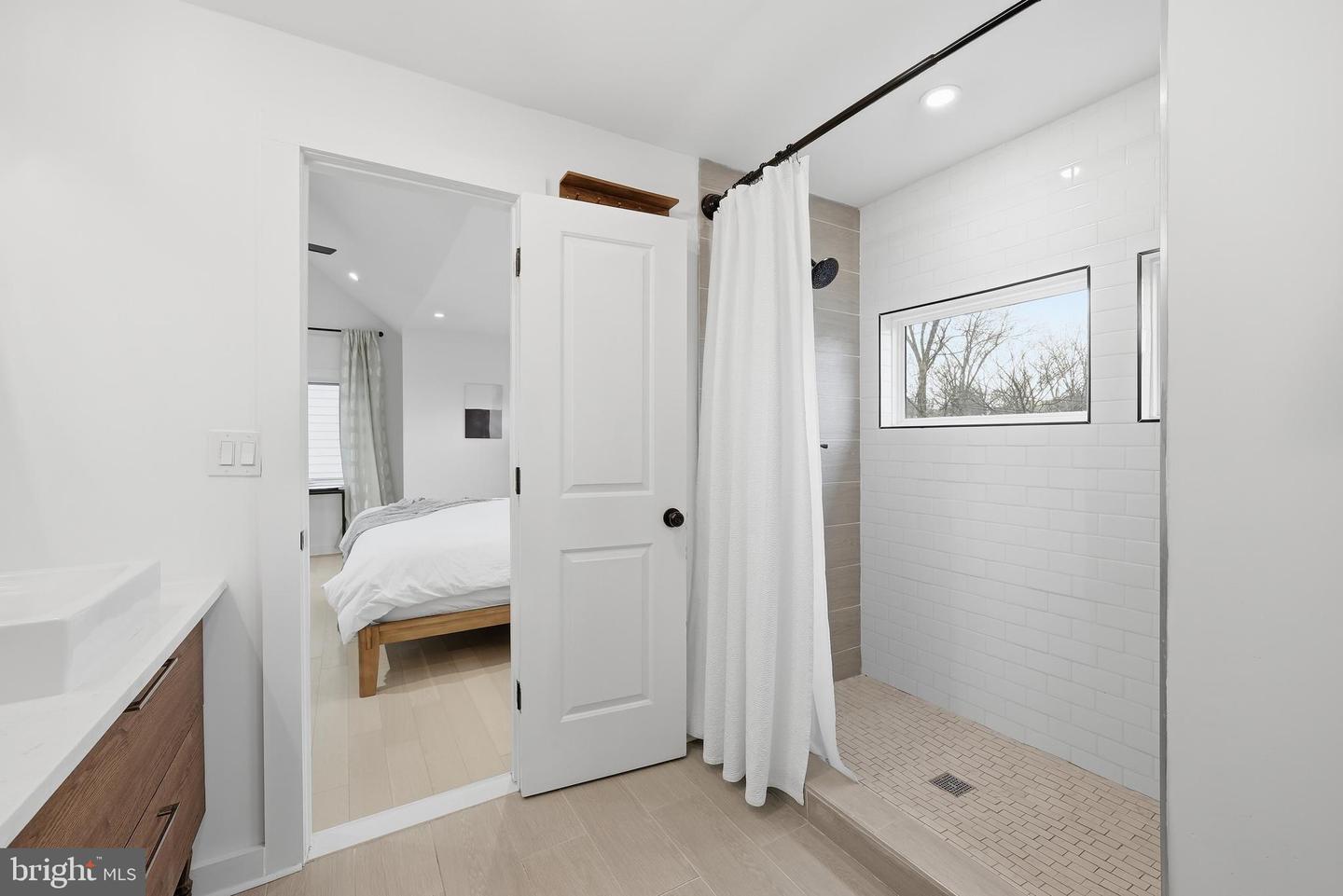 2211 Franklin St Ne Property Photo 26