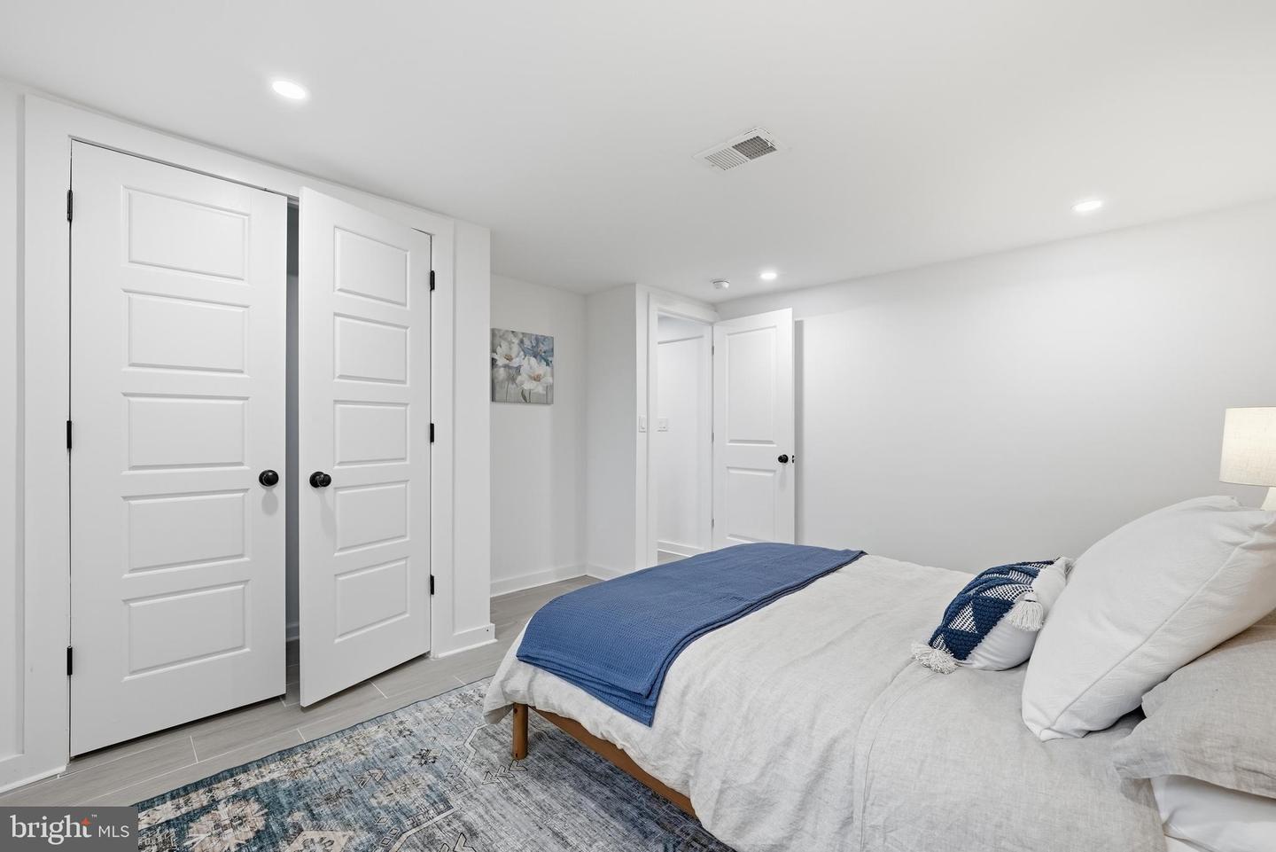2211 Franklin St Ne Property Photo 28