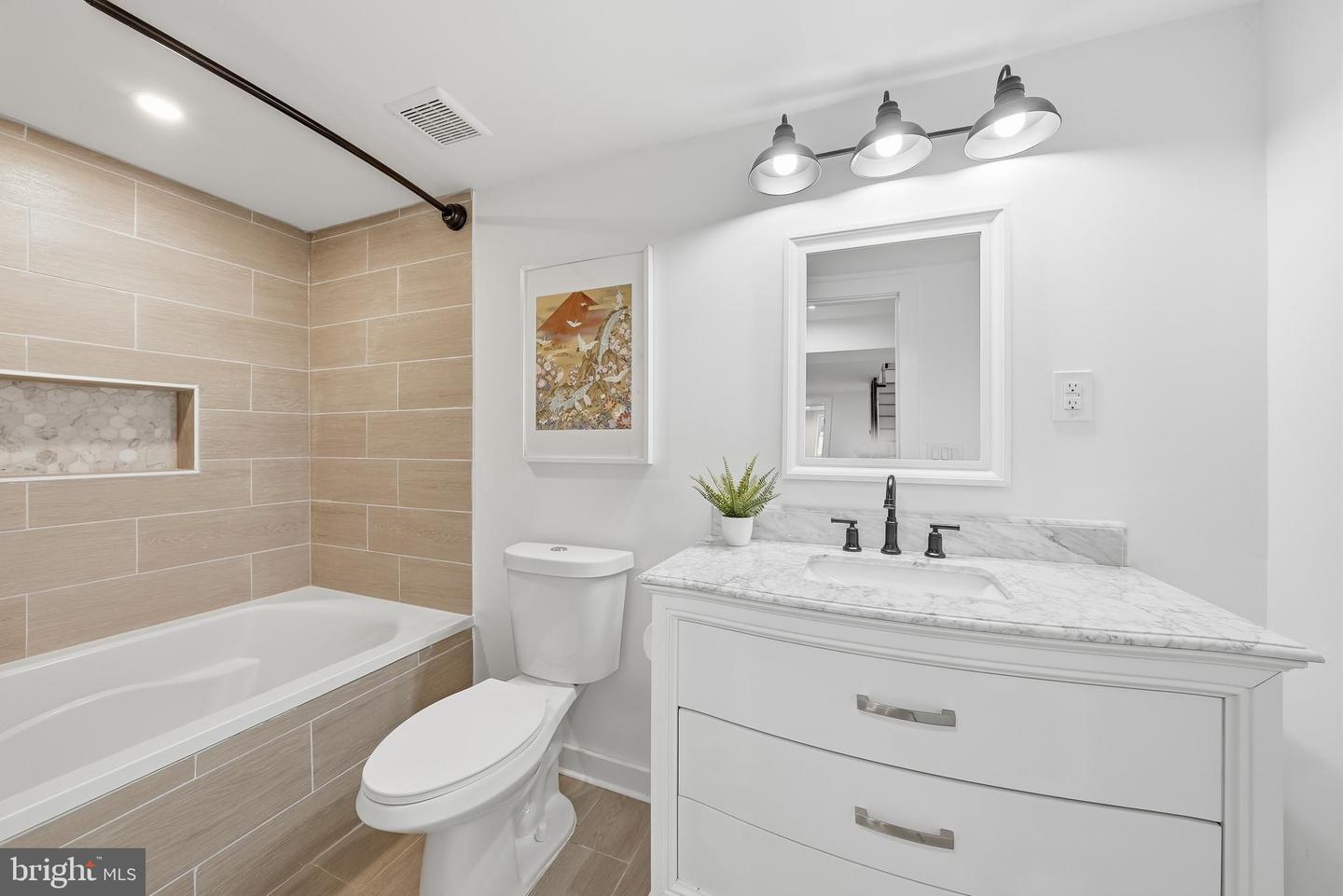 2211 Franklin St Ne Property Photo 29