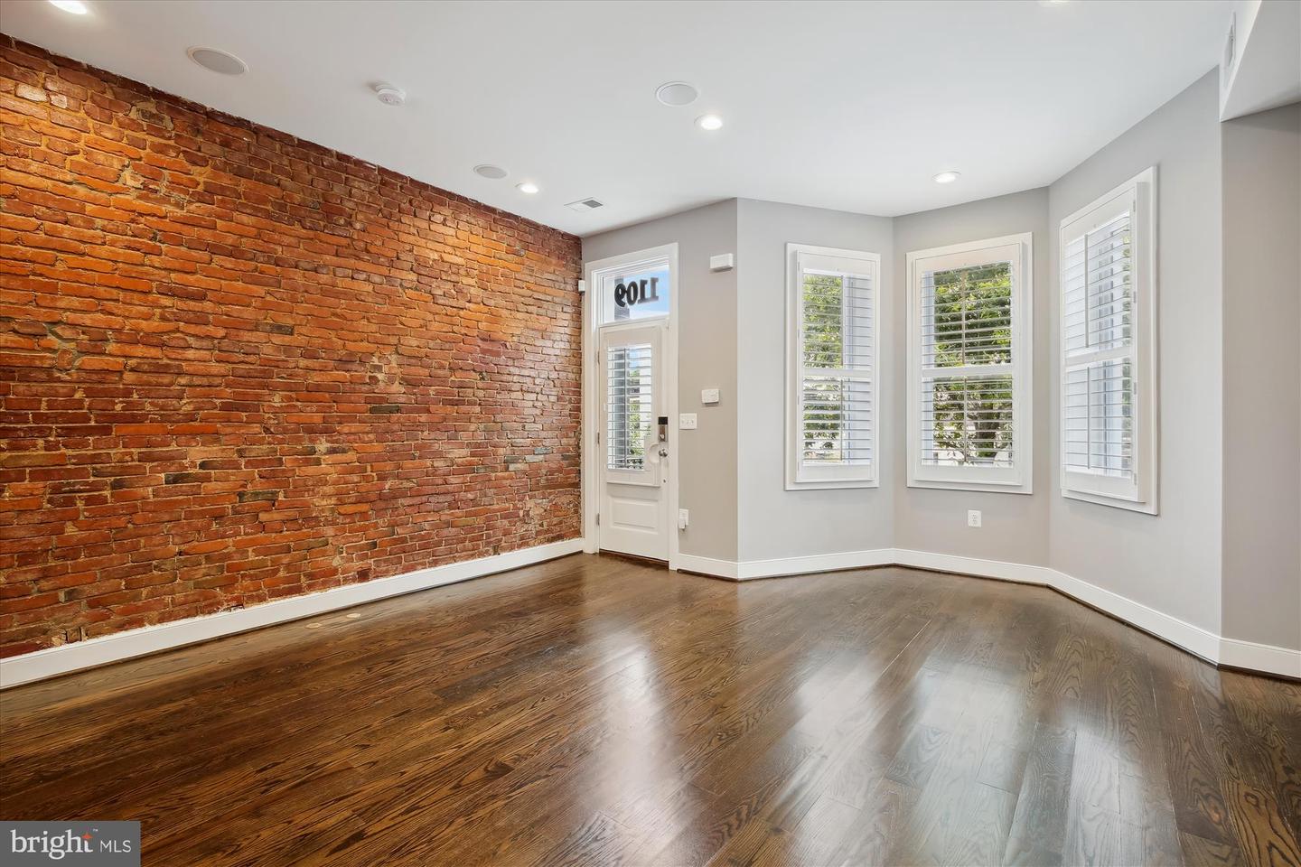 1109 I St Ne Property Photo 4