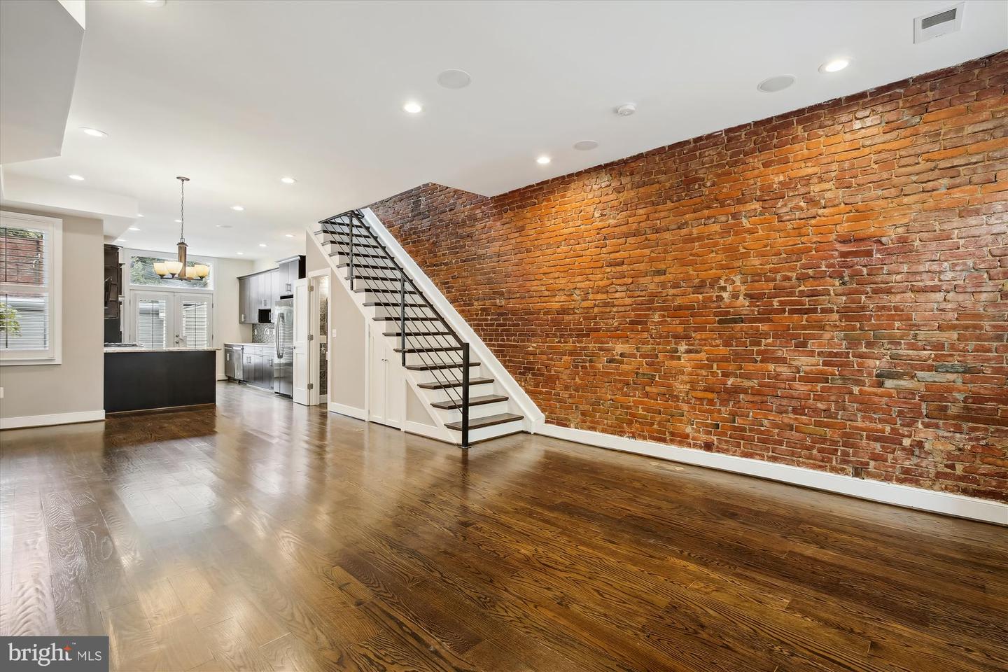 1109 I St Ne Property Photo 6
