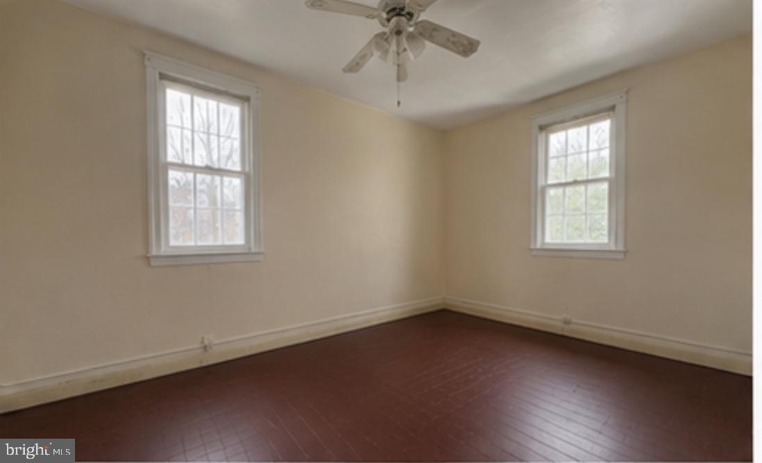 2432 4th St Ne Property Photo 9