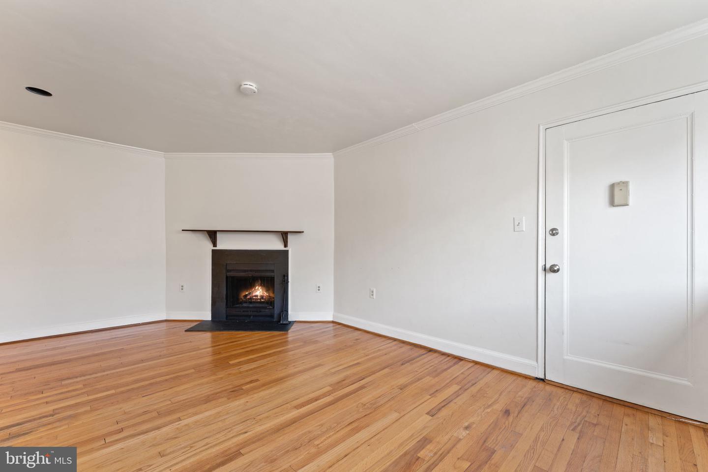 3827 Davis Pl Nw #5 Property Photo 8