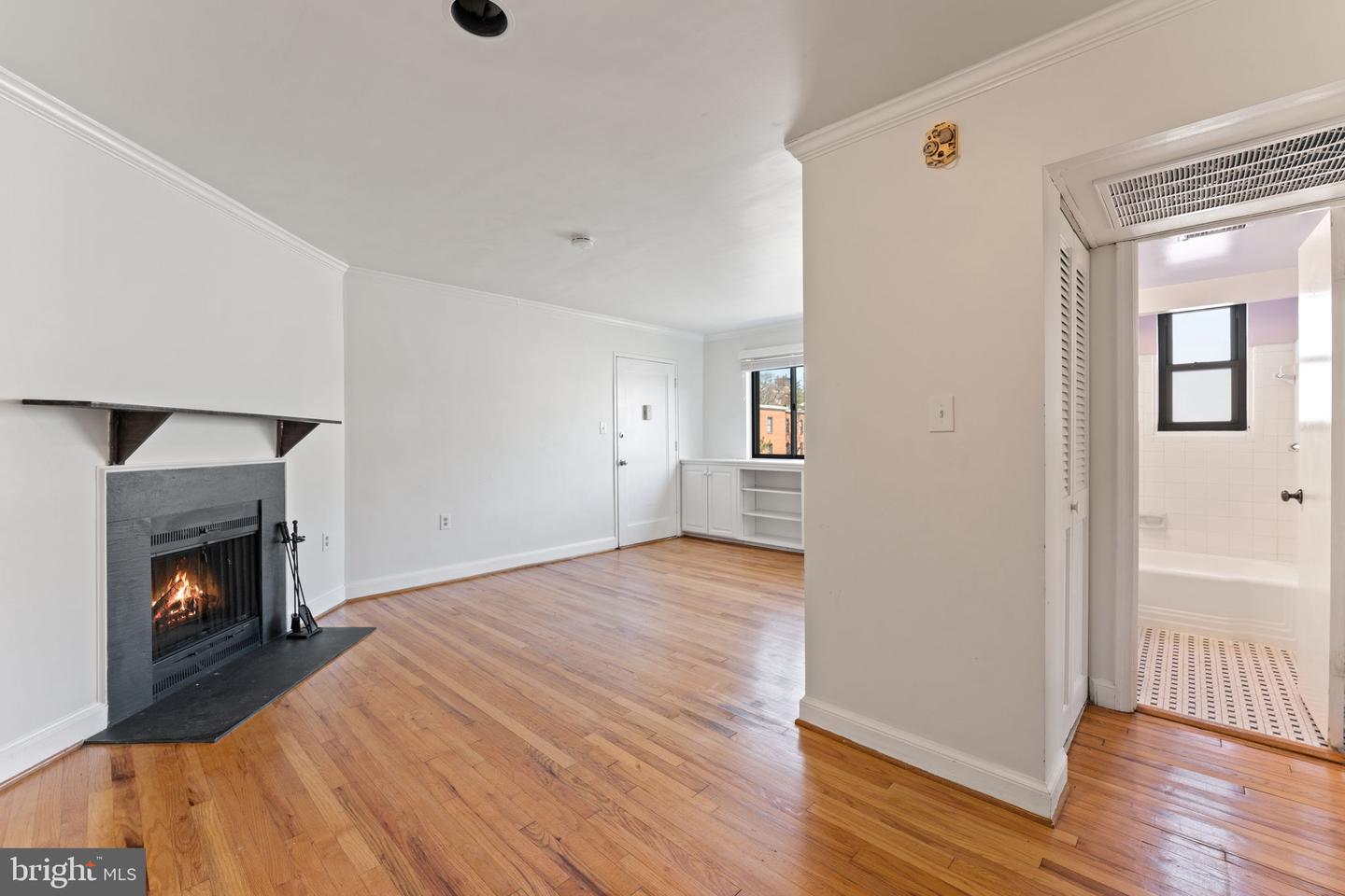 3827 Davis Pl Nw #5 Property Photo 10