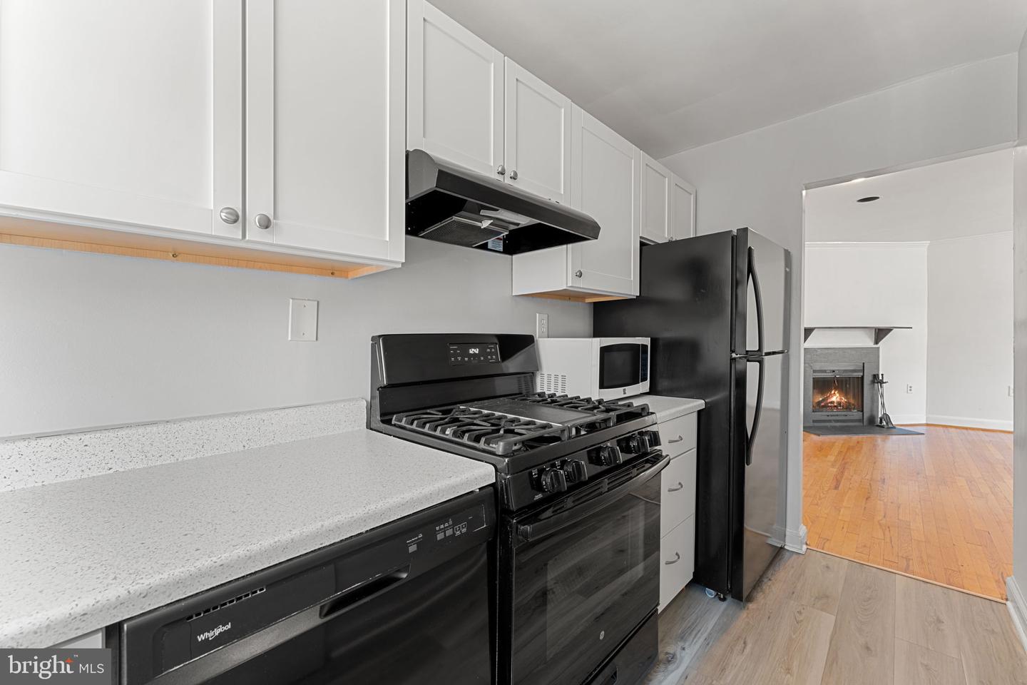 3827 Davis Pl Nw #5 Property Photo 12