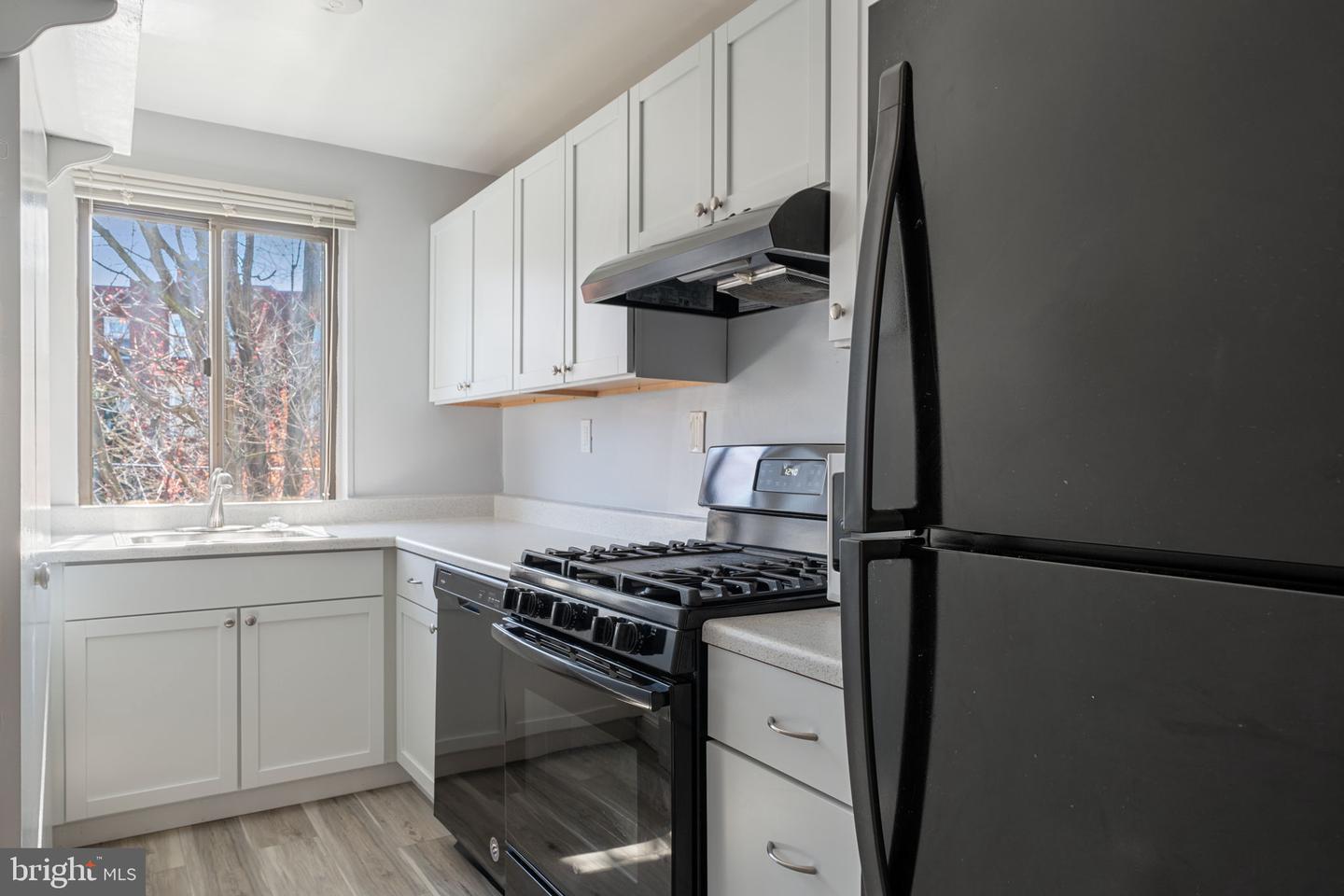 3827 Davis Pl Nw #5 Property Photo 14